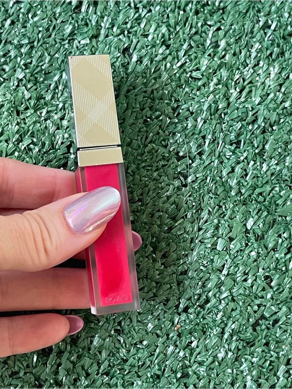 Burberry Liquid Lip Velvet in Magenta
